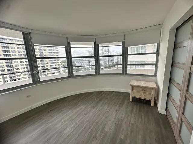 $500,000 | 5555 Collins Avenue, Unit 10B, Miami Beach, FL 33140