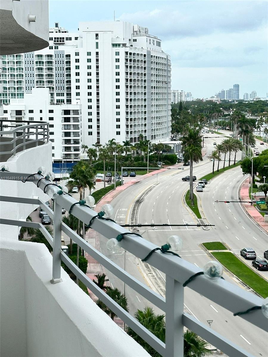 5555 Collins Avenue, Unit 10B Miami Beach, FL 33140 - Photo 6 of 38