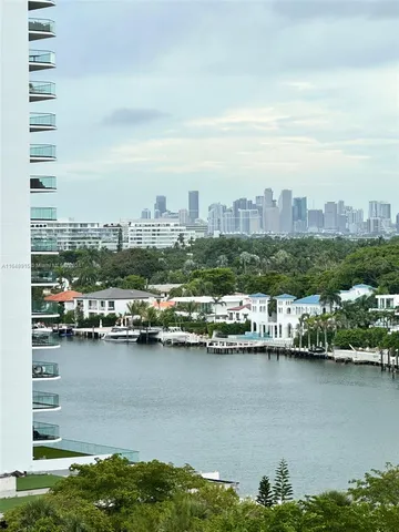 $500,000 | 5555 Collins Avenue, Unit 10B, Miami Beach, FL 33140