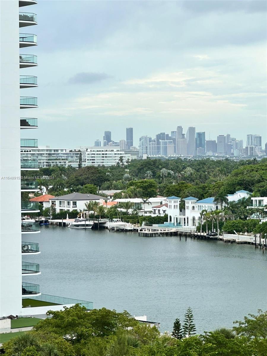 5555 Collins Avenue, Unit 10B Miami Beach, FL 33140 - Photo 7 of 38