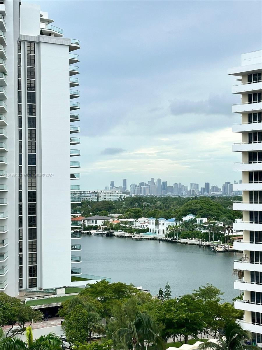 5555 Collins Avenue, Unit 10B Miami Beach, FL 33140 - Photo 8 of 38