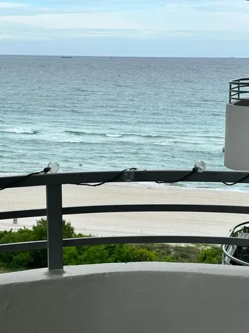 $500,000 | 5555 Collins Avenue, Unit 10B, Miami Beach, FL 33140