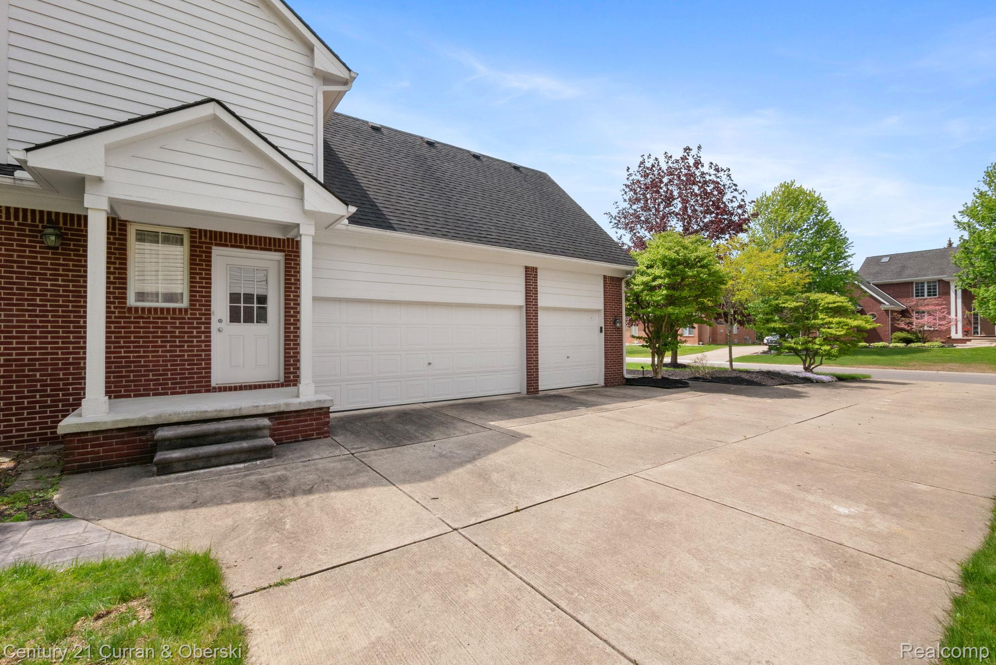 27852 Larson Lane Farmington, MI 48331 - Photo 13 of 75 6-web-or-mls-P2370314 (1).jpg