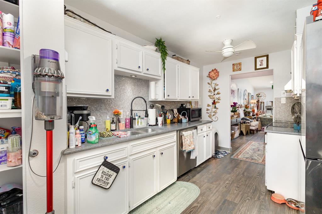 13611 Flagstone Lane Dallas, TX 75240 - Photo 12 of 35