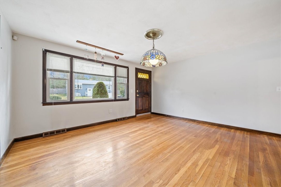 10 Jade Road Coventry, RI 02816 - Photo 17 of 45
