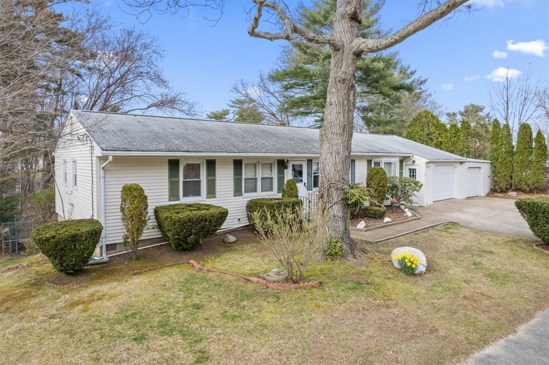 10 Jade Road Coventry, RI 02816 - Photo 3 of 45