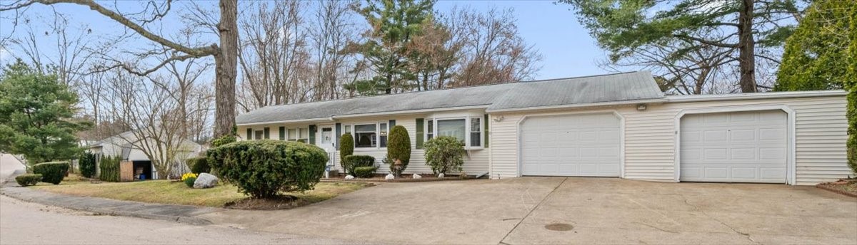 10 Jade Road Coventry, RI 02816 - Photo 4 of 45