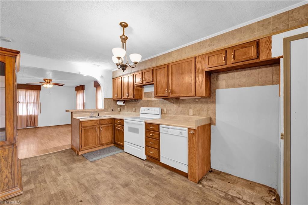 2407 Robbins Street High Point, NC 27263 - Photo 11 of 29 Gallery Image 11
