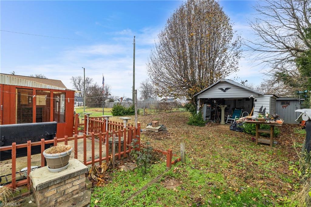 2407 Robbins Street High Point, NC 27263 - Photo 25 of 29 Gallery Image 25