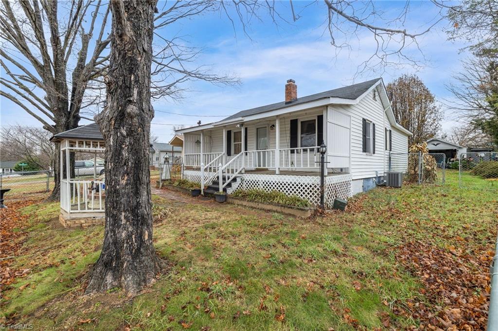 2407 Robbins Street High Point, NC 27263 - Photo 3 of 29 Gallery Image 3