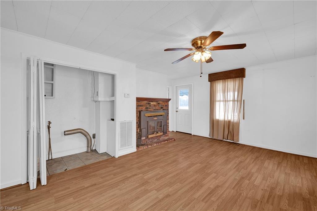 2407 Robbins Street High Point, NC 27263 - Photo 7 of 29 Gallery Image 7