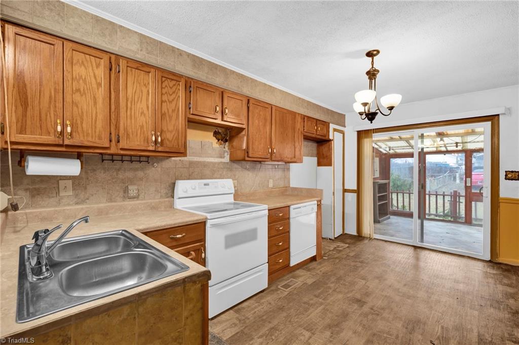 2407 Robbins Street High Point, NC 27263 - Photo 9 of 29 Gallery Image 9