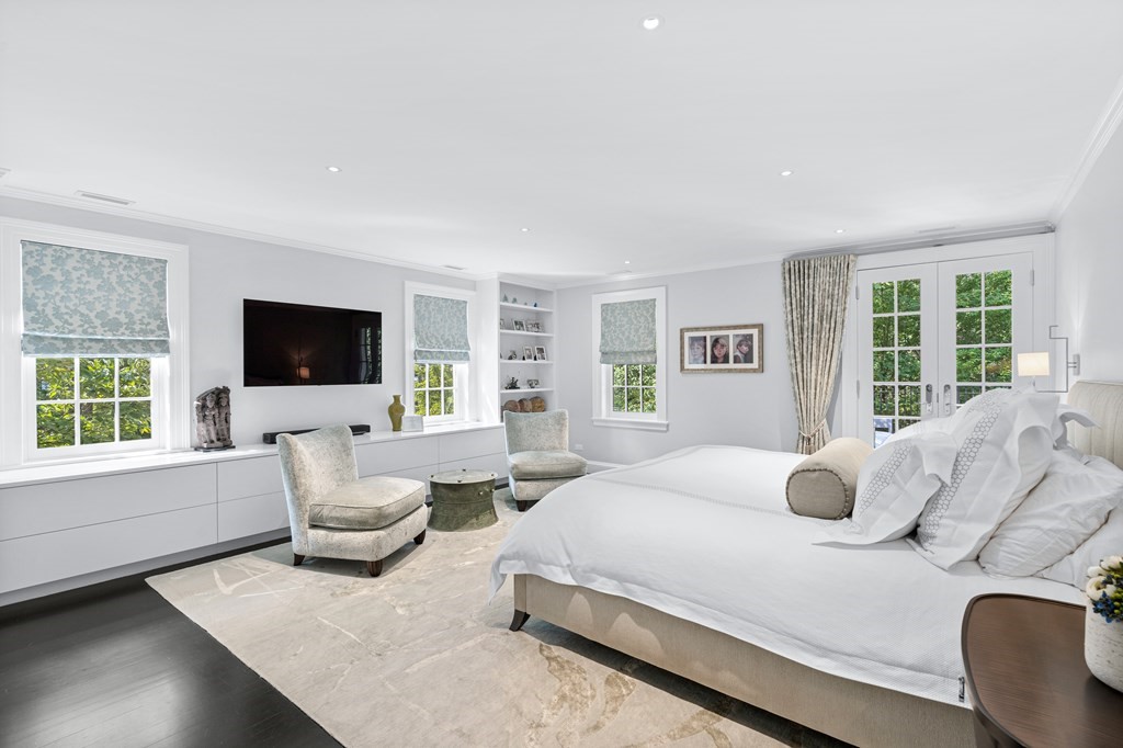 35 Wykeham Road Newton, MA 02465 - Photo 14 of 35