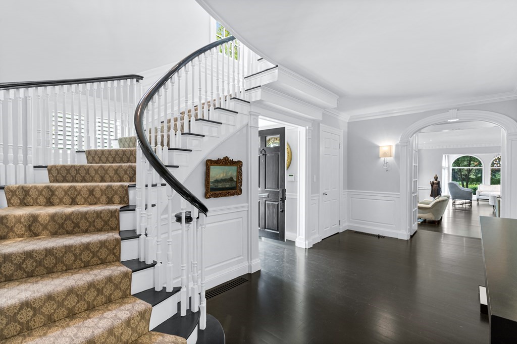 35 Wykeham Road Newton, MA 02465 - Photo 2 of 35