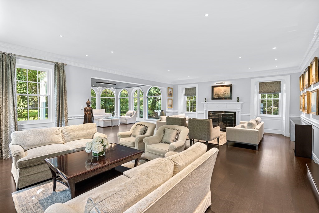 35 Wykeham Road Newton, MA 02465 - Photo 3 of 35