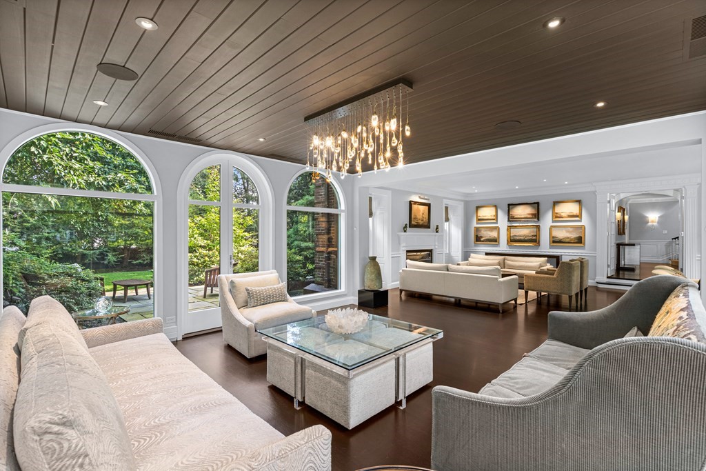 35 Wykeham Road Newton, MA 02465 - Photo 5 of 35