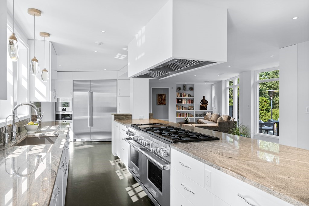 35 Wykeham Road Newton, MA 02465 - Photo 6 of 35