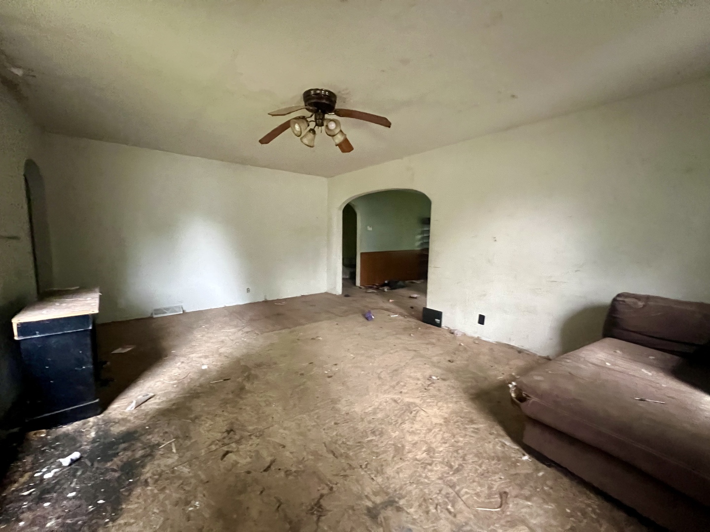 103 2nd Street Broadlands, IL 61816 - Photo 11 of 37 a living room with furniture