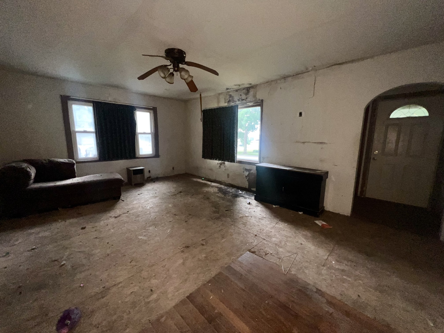 103 2nd Street Broadlands, IL 61816 - Photo 18 of 37 a view of a livingroom with a fireplace