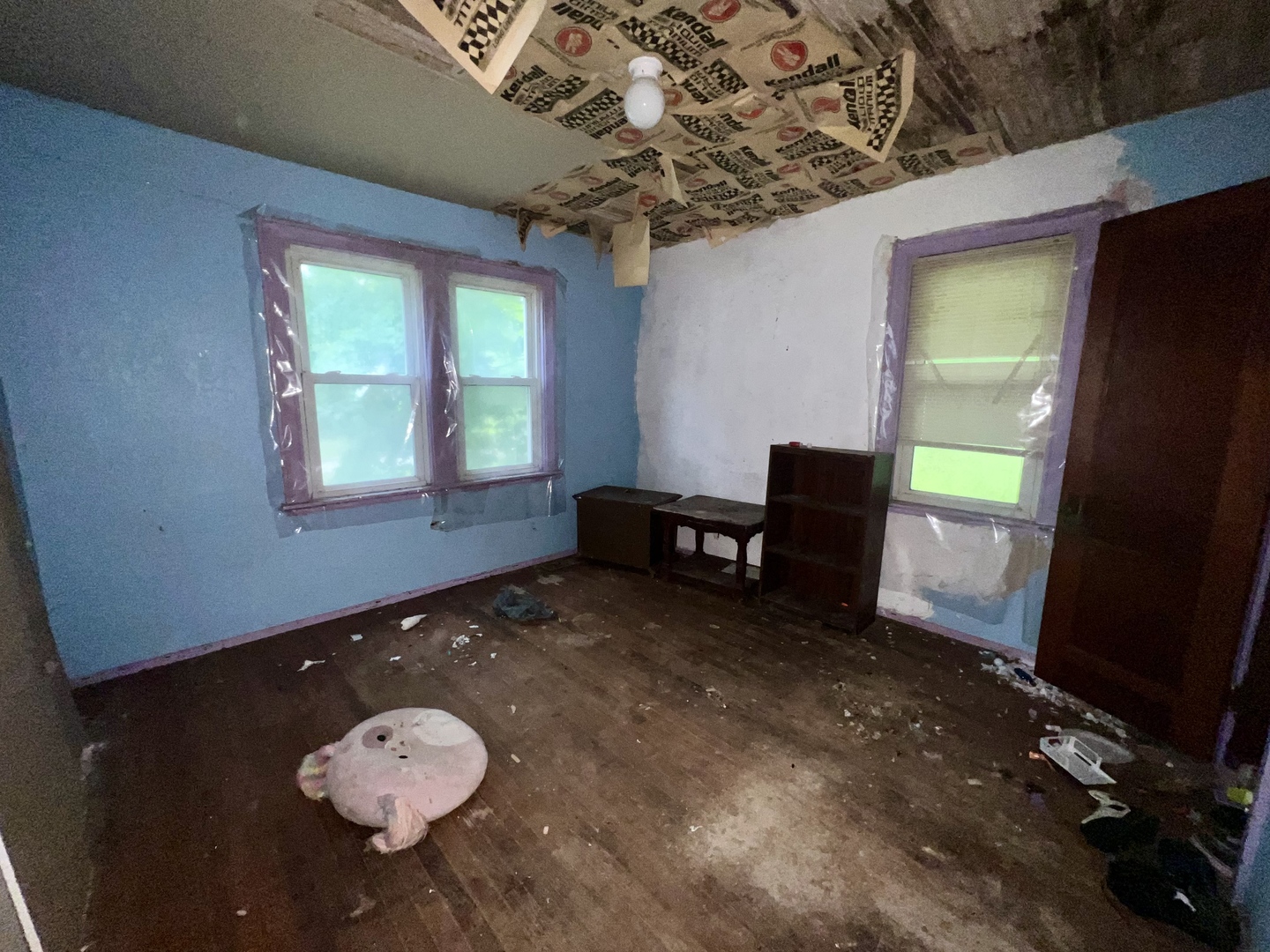 103 2nd Street Broadlands, IL 61816 - Photo 23 of 37 a living room with furniture
