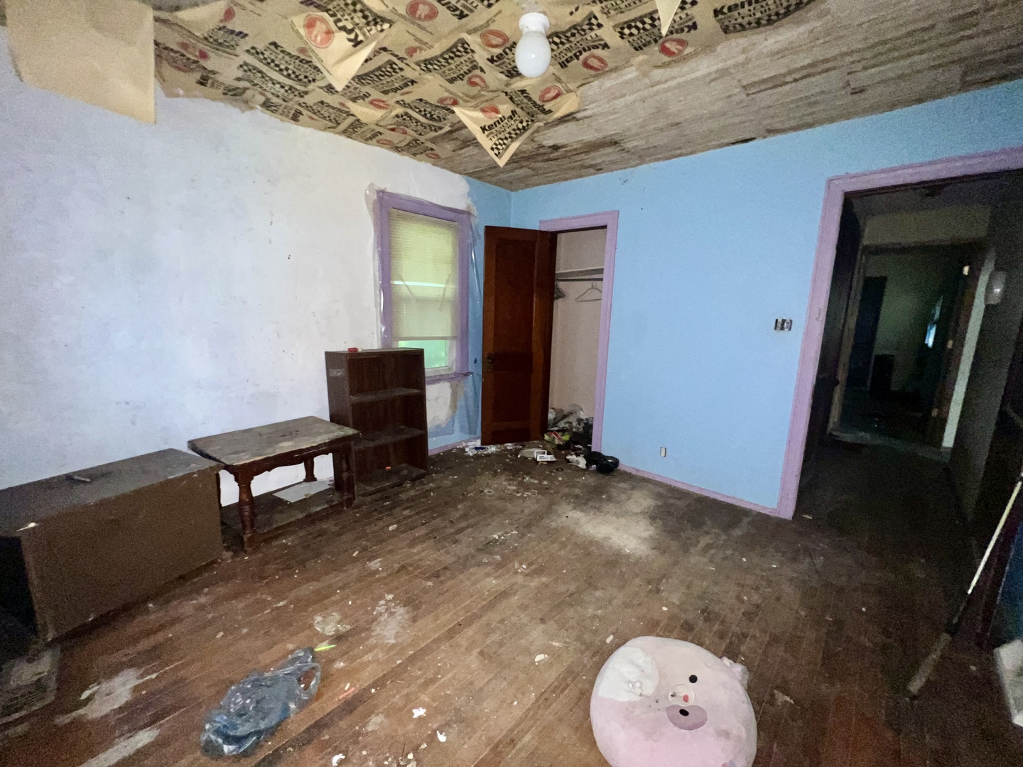 103 2nd Street Broadlands, IL 61816 - Photo 24 of 37 a living room with furniture