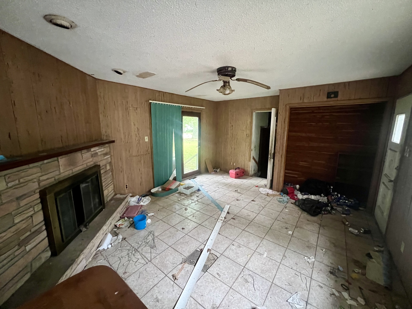 103 2nd Street Broadlands, IL 61816 - Photo 4 of 37 a bedroom with a bed and a television