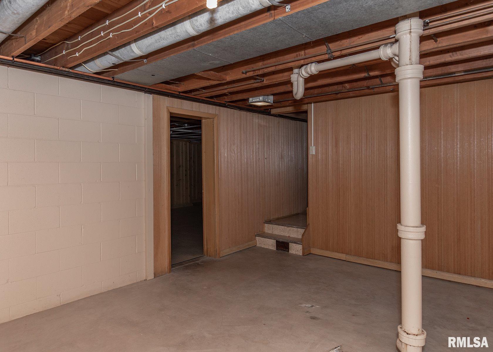 35 Woodley Road Rock Island, IL 61201 - Photo 26 of 30 Gallery Image 26