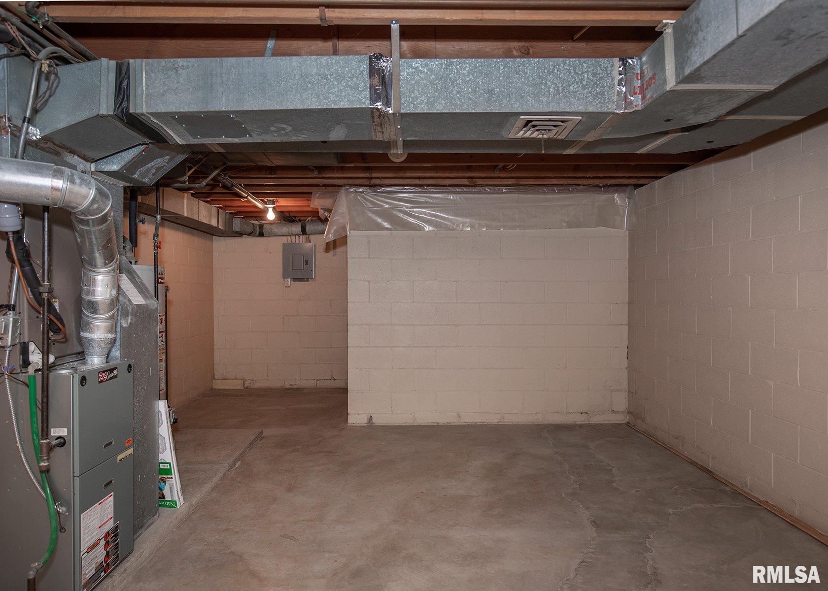 35 Woodley Road Rock Island, IL 61201 - Photo 27 of 30 Gallery Image 27