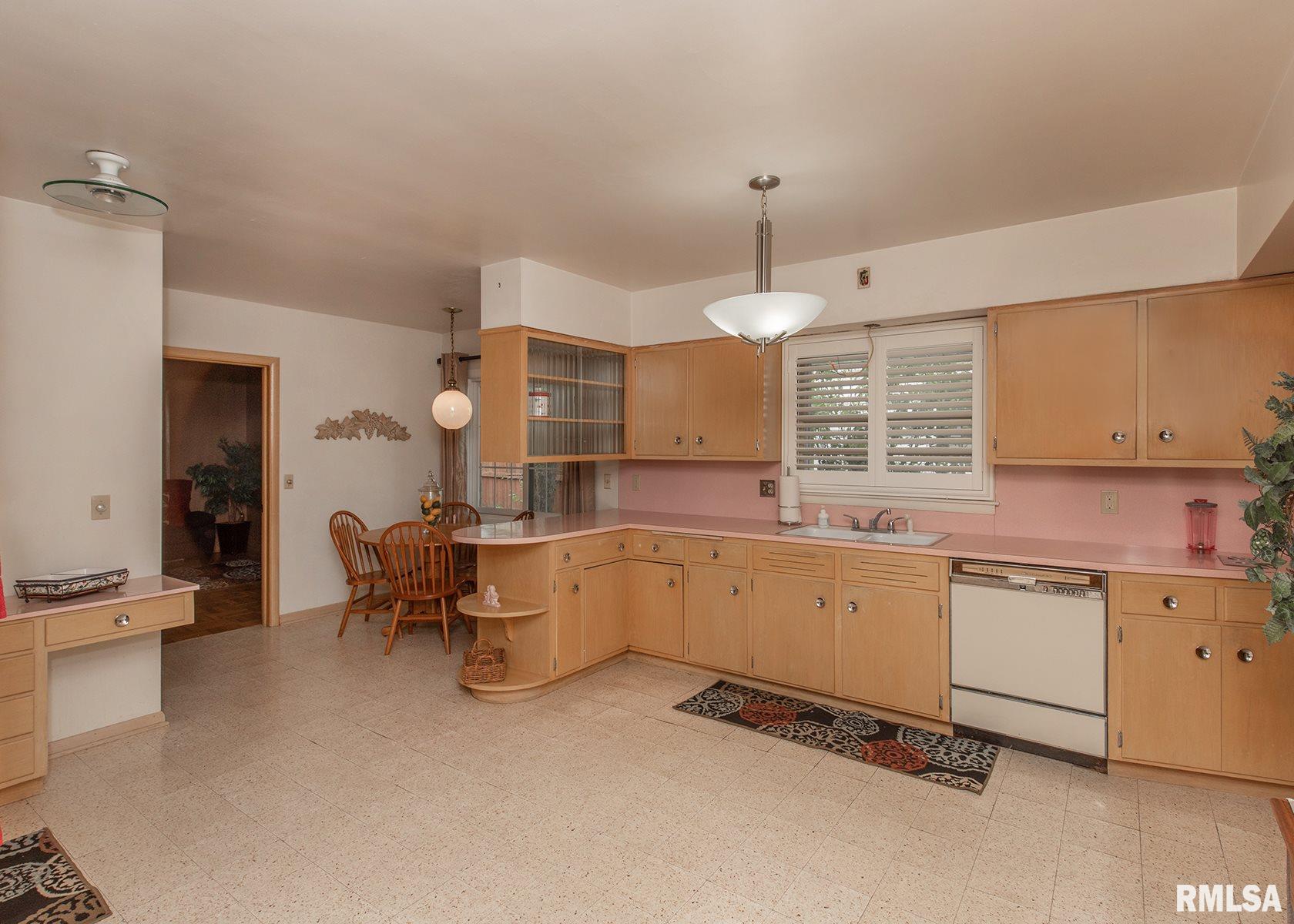 35 Woodley Road Rock Island, IL 61201 - Photo 8 of 30 Gallery Image 8
