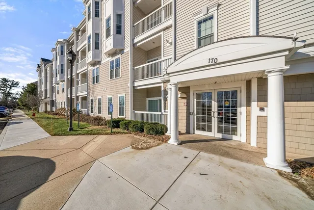 $230,895 | 170 Clocktower Drive, Unit 104, Waltham, MA 02452