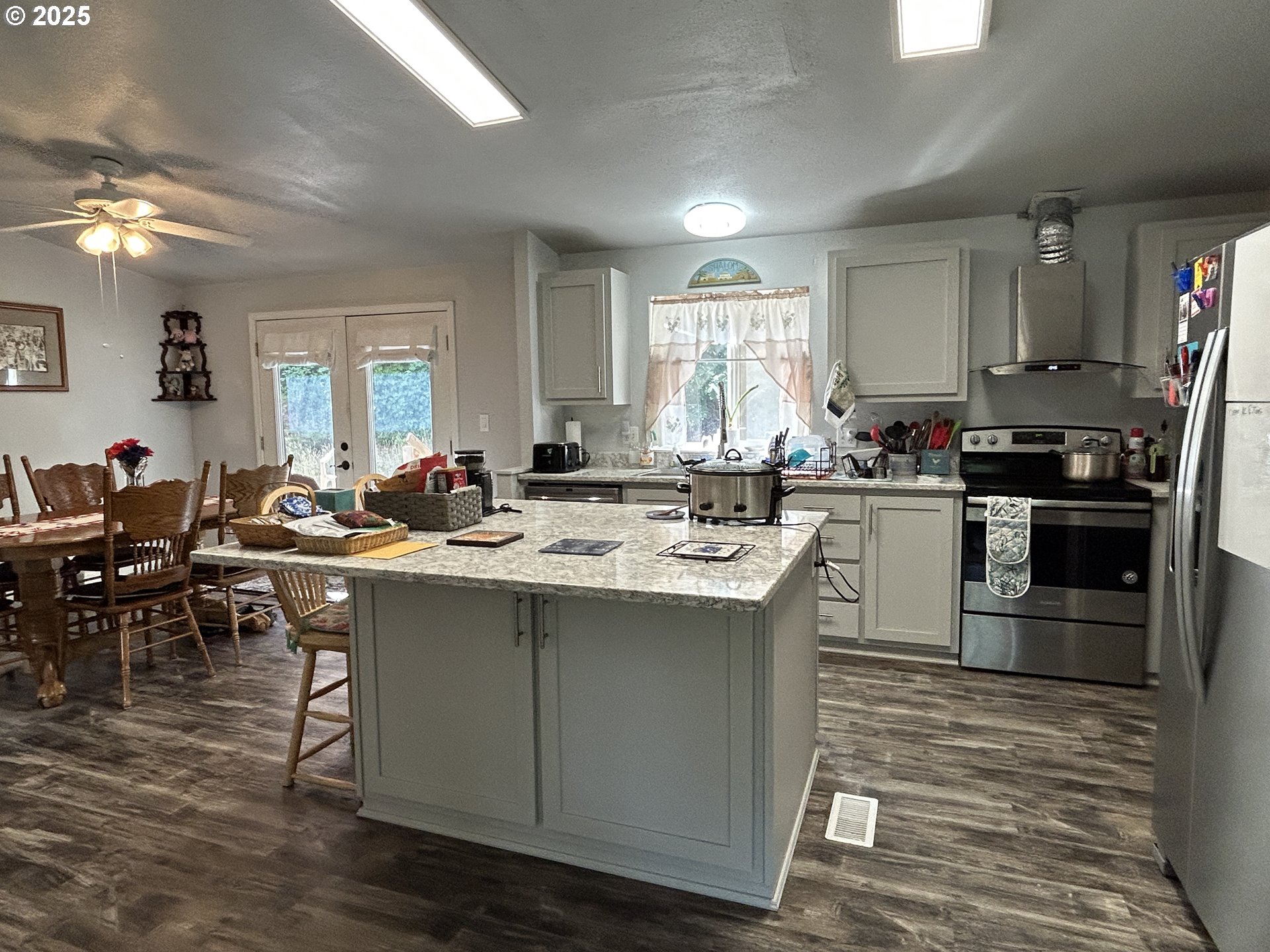 1538 Upper Cow Creek Road Azalea, OR 97410 - Photo 11 of 32 Kitchen