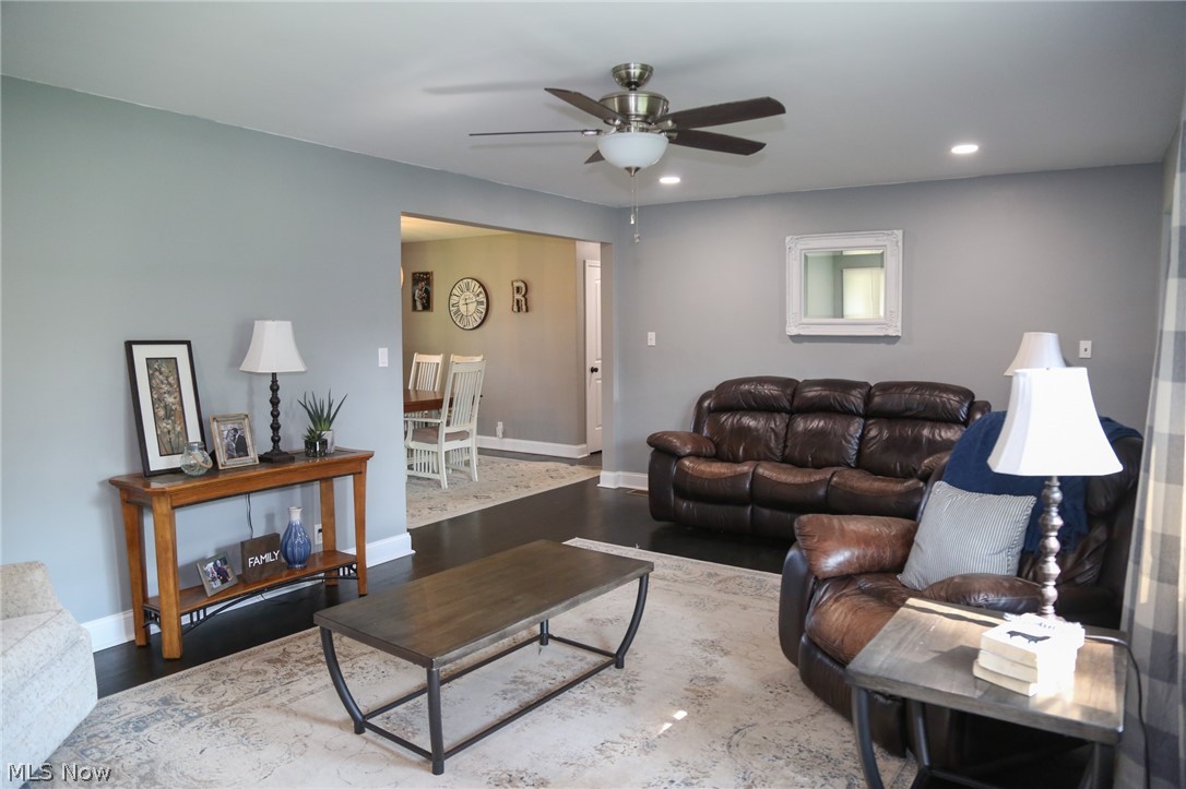 1397 Martin Road Mogadore, OH 44260 - Photo 4 of 34