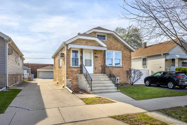 $269,900 | 1706 North 15th Avenue, Melrose Park, IL 60160