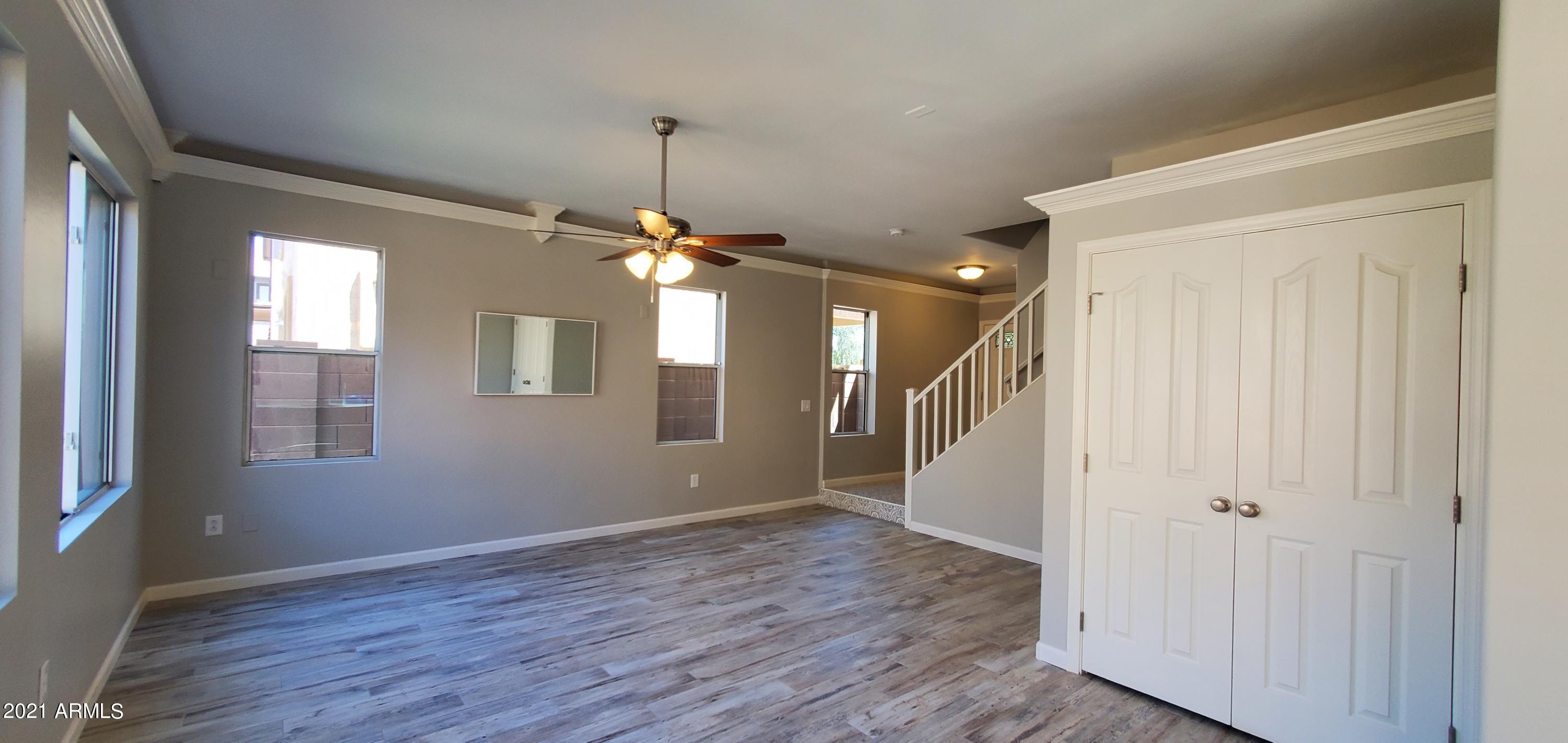 4218 West Carter Road Phoenix, AZ 85041 - Photo 11 of 26 Living room