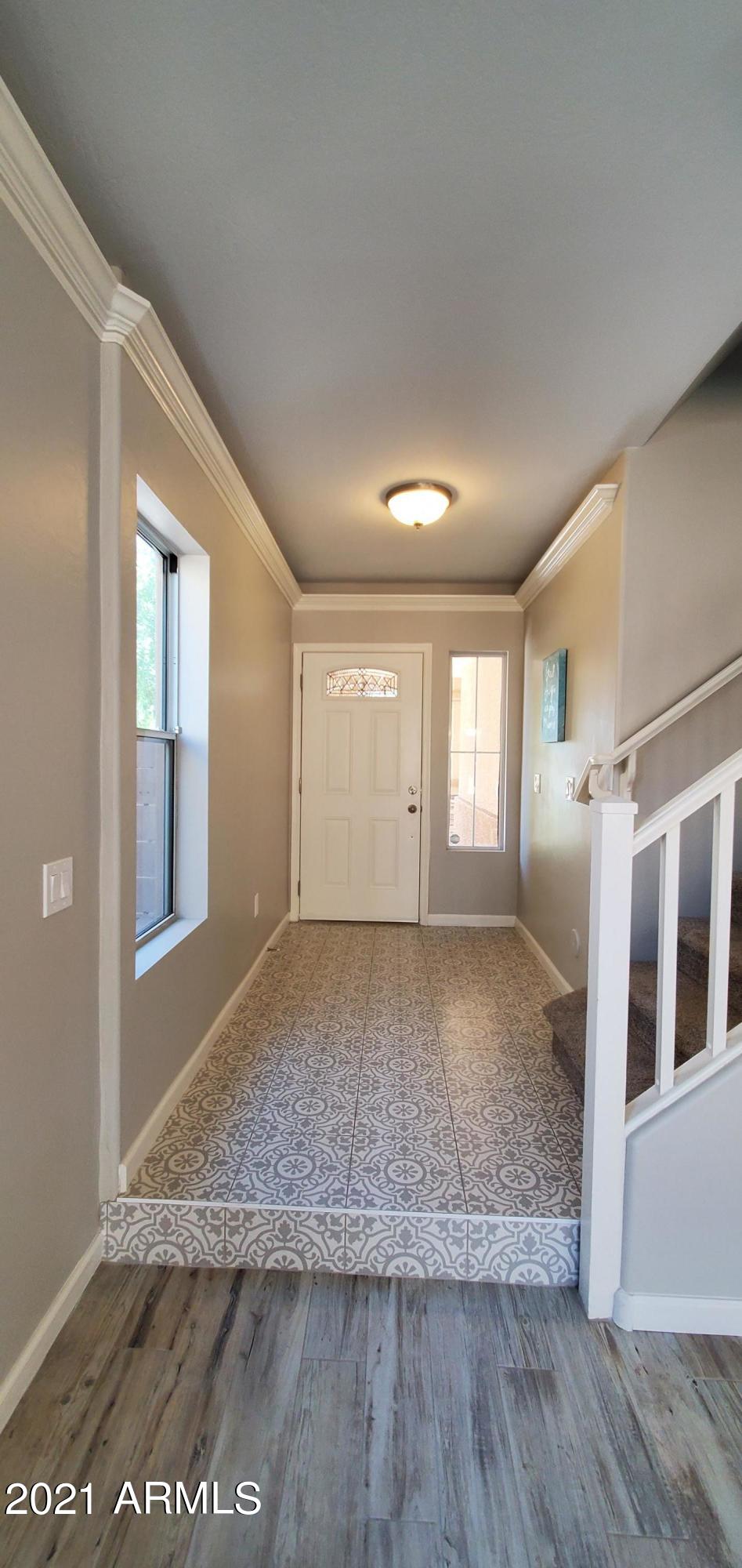 4218 West Carter Road Phoenix, AZ 85041 - Photo 4 of 26 Entry