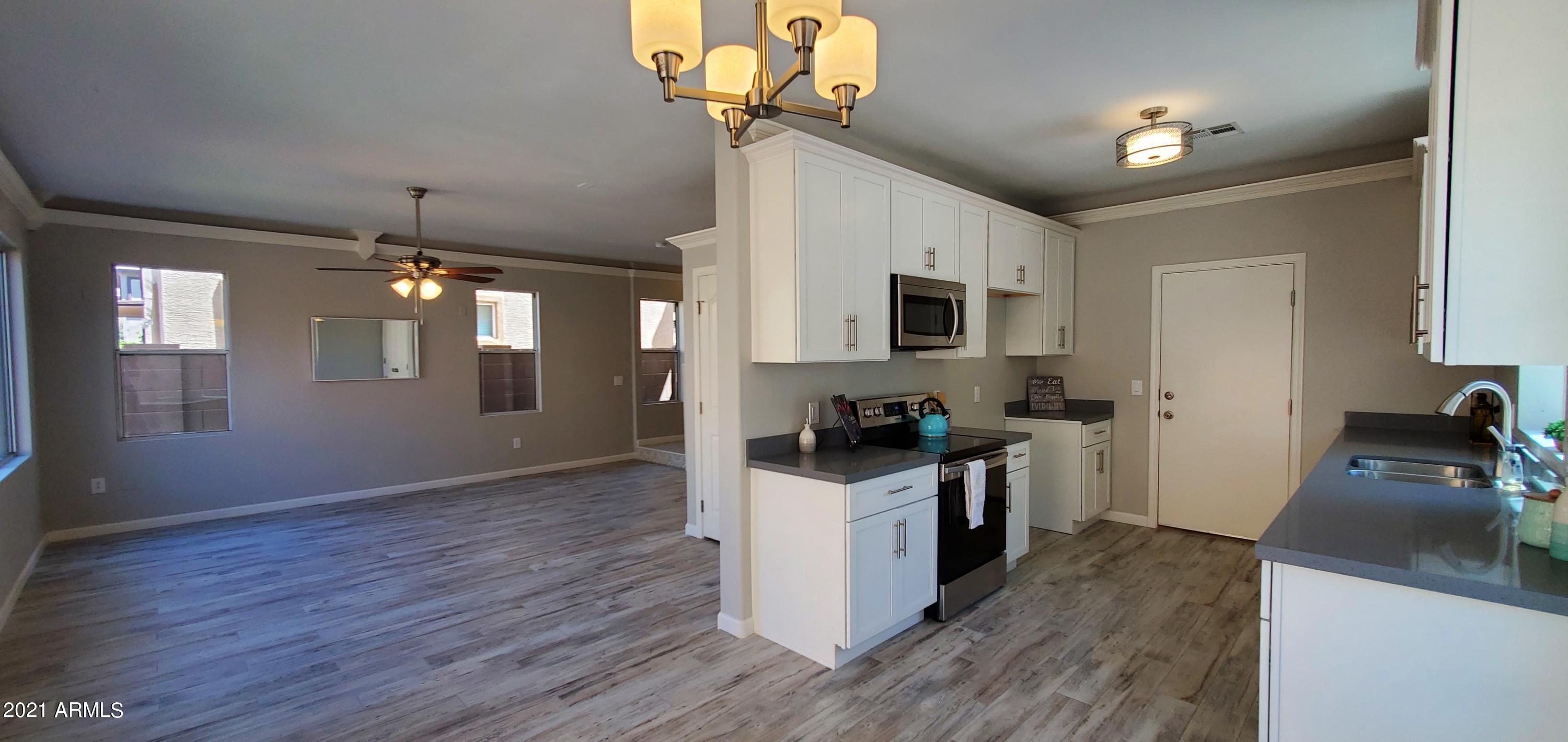 4218 West Carter Road Phoenix, AZ 85041 - Photo 8 of 26 Kitchen