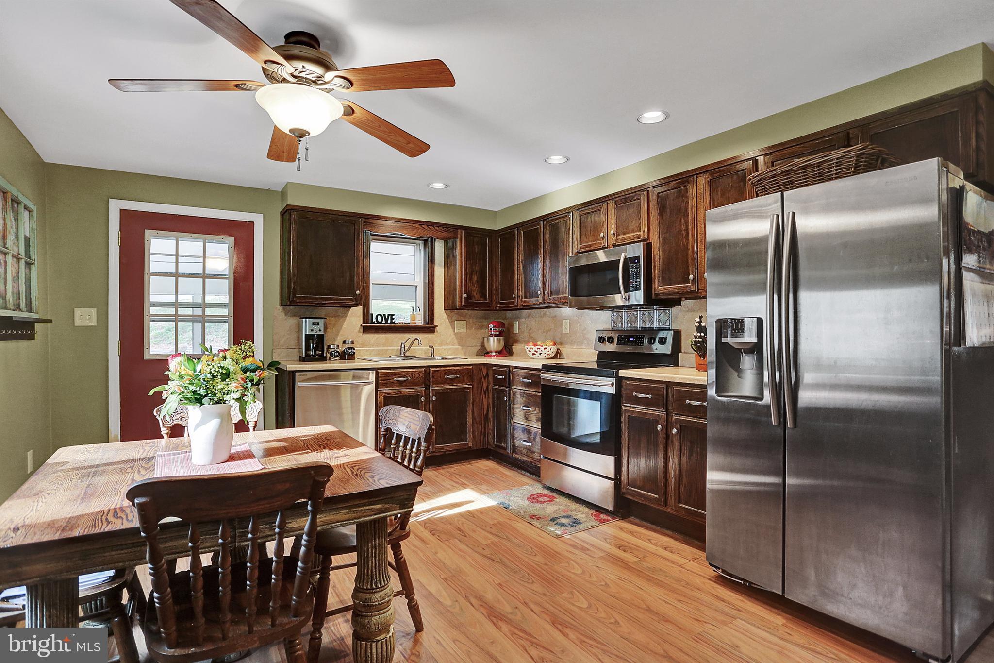 1716 Laurel Road Harrisburg, PA 17112 - Photo 8 of 28 Gallery Image 8