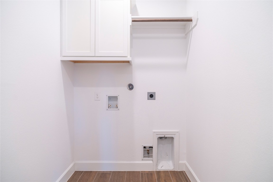 29856 Smoky Ridge Road Fulshear, TX 77441 - Photo 20 of 36 a view of bathroom