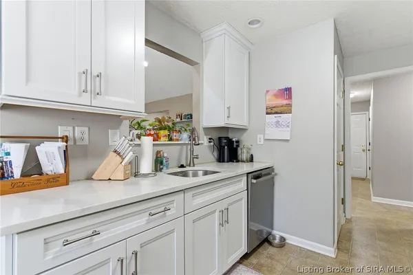 $435,000 | 1117 Lakeview Drive, Borden, IN 47106