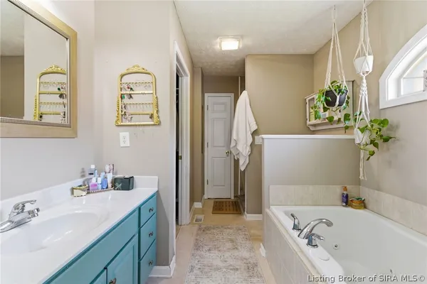 $435,000 | 1117 Lakeview Drive, Borden, IN 47106