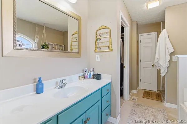 $435,000 | 1117 Lakeview Drive, Borden, IN 47106