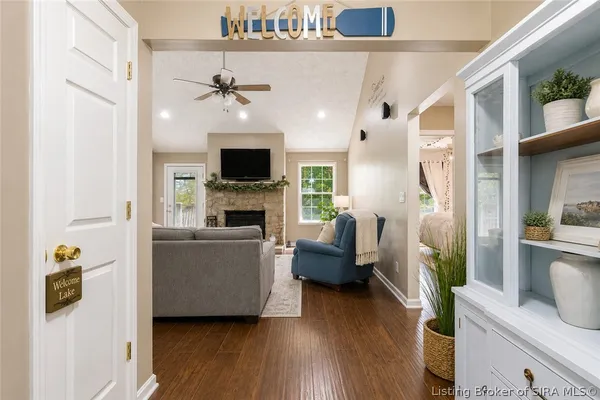 $435,000 | 1117 Lakeview Drive, Borden, IN 47106