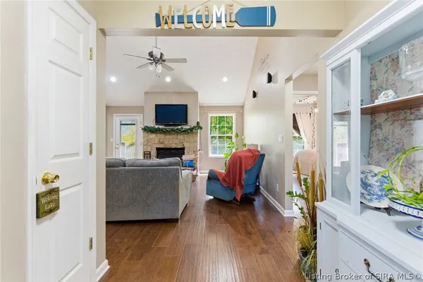 $435,000 | 1117 Lakeview Drive, Borden, IN 47106