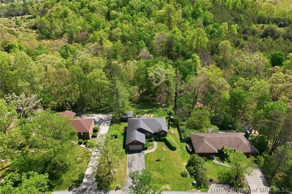 $435,000 | 1117 Lakeview Drive, Borden, IN 47106