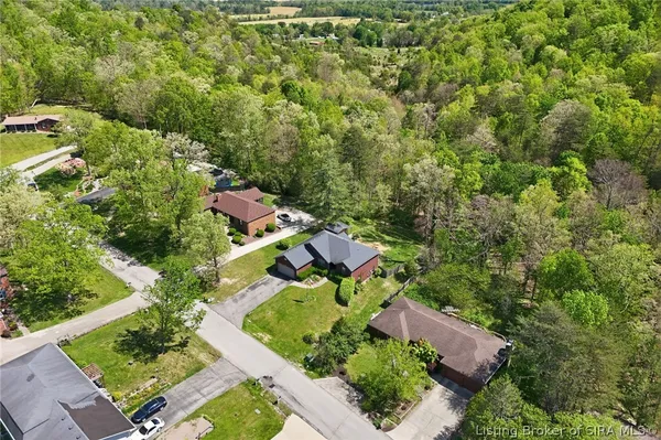 $435,000 | 1117 Lakeview Drive, Borden, IN 47106