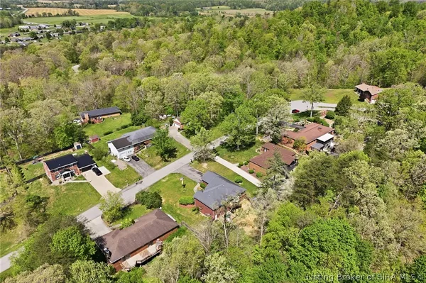 $435,000 | 1117 Lakeview Drive, Borden, IN 47106