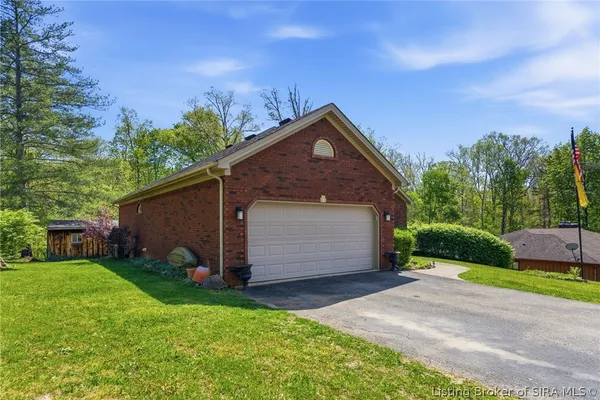 $435,000 | 1117 Lakeview Drive, Borden, IN 47106