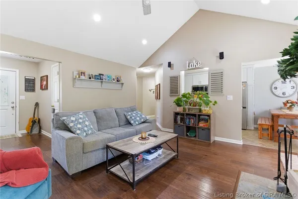 $435,000 | 1117 Lakeview Drive, Borden, IN 47106