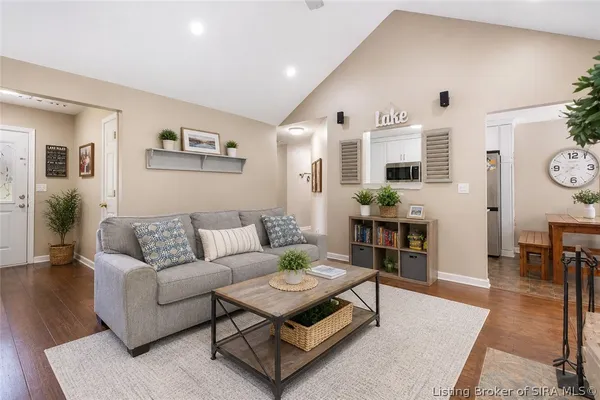 $435,000 | 1117 Lakeview Drive, Borden, IN 47106