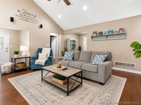 $435,000 | 1117 Lakeview Drive, Borden, IN 47106